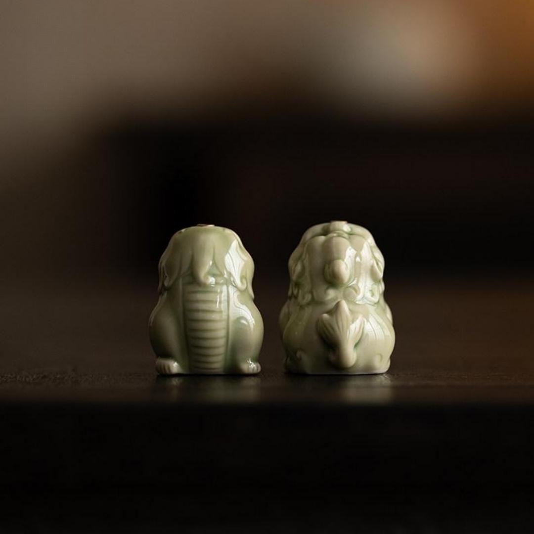 Elegant Celadon Incense Holder Featuring the Mythical 狻猊