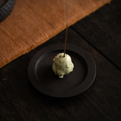 Elegant Celadon Incense Holder Featuring the Mythical 狻猊