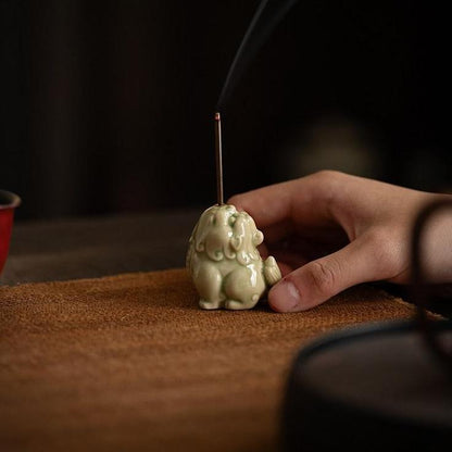 Elegant Celadon Incense Holder Featuring the Mythical 狻猊
